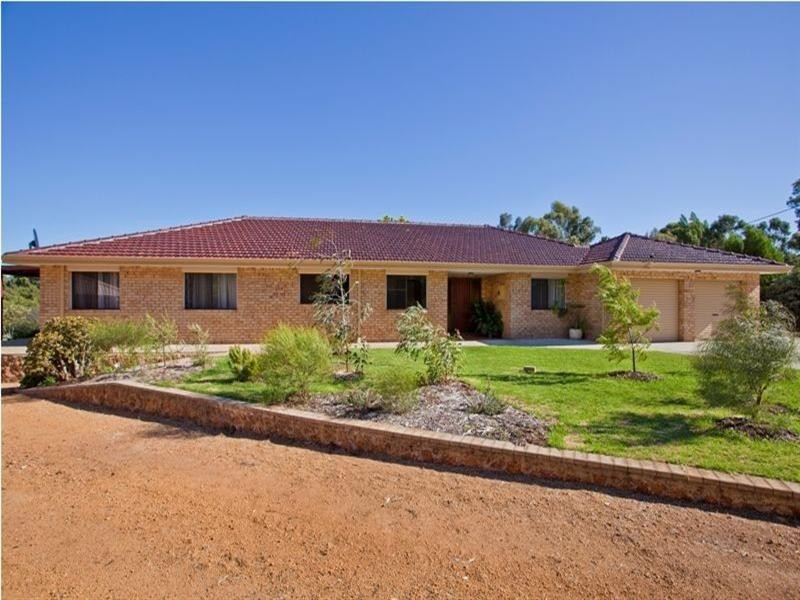 33 Carob Tree Place, Lesmurdie WA 6076