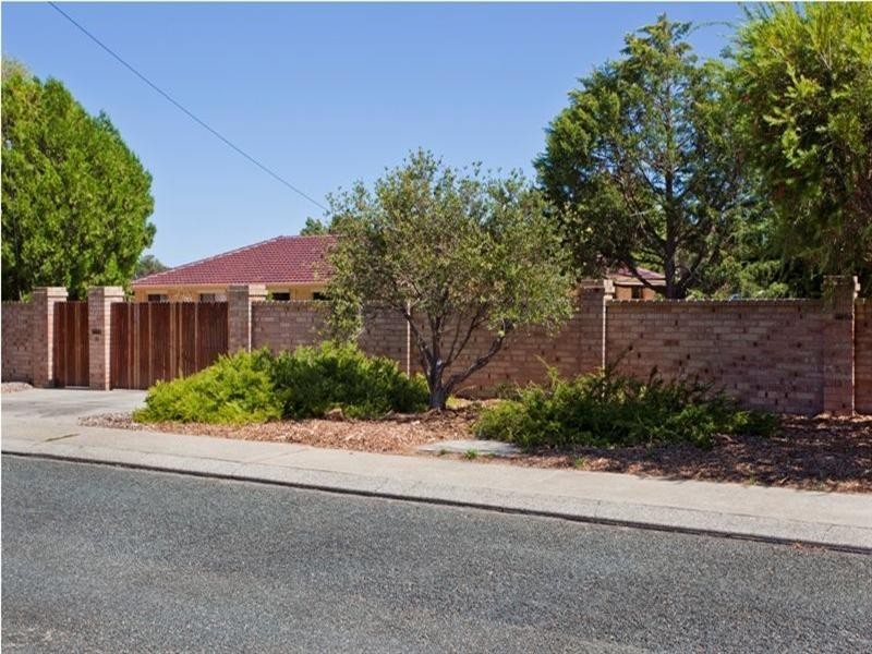 33 Carob Tree Place, Lesmurdie WA 6076