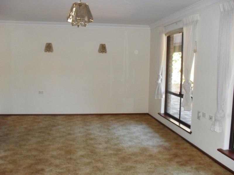 4 Boonooloo Court, Kalamunda WA 6076