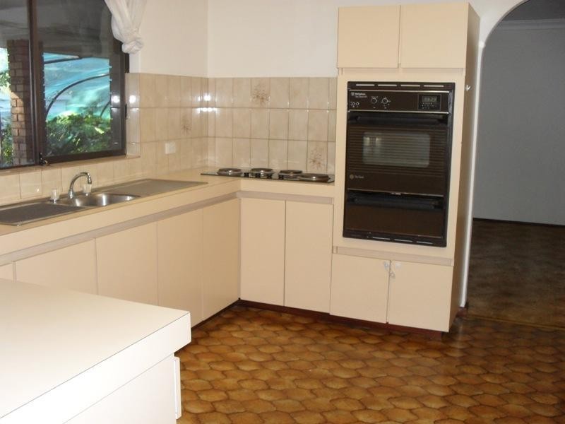 4 Boonooloo Court, Kalamunda WA 6076