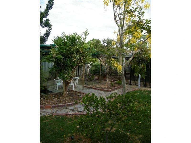 36 Coolabah Way, Forrestfield WA 6058