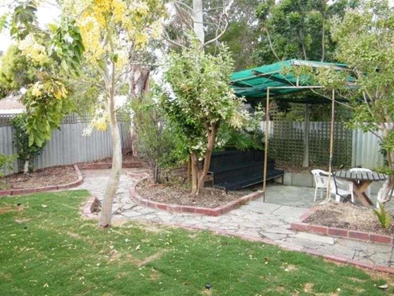 36 Coolabah Way, Forrestfield WA 6058