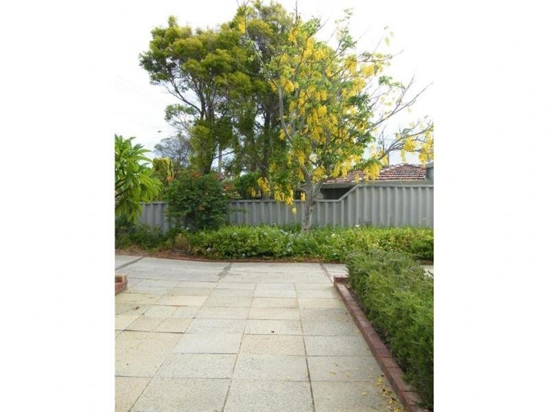 36 Coolabah Way, Forrestfield WA 6058