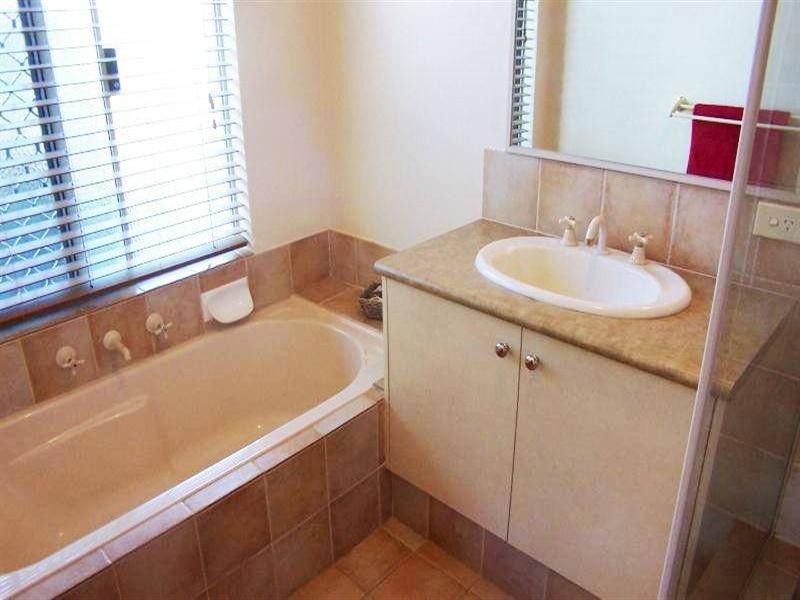 100 Dongara Circle, Jane Brook WA 6056