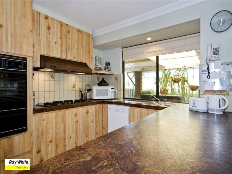 10 Ind Street, Lesmurdie WA 6076