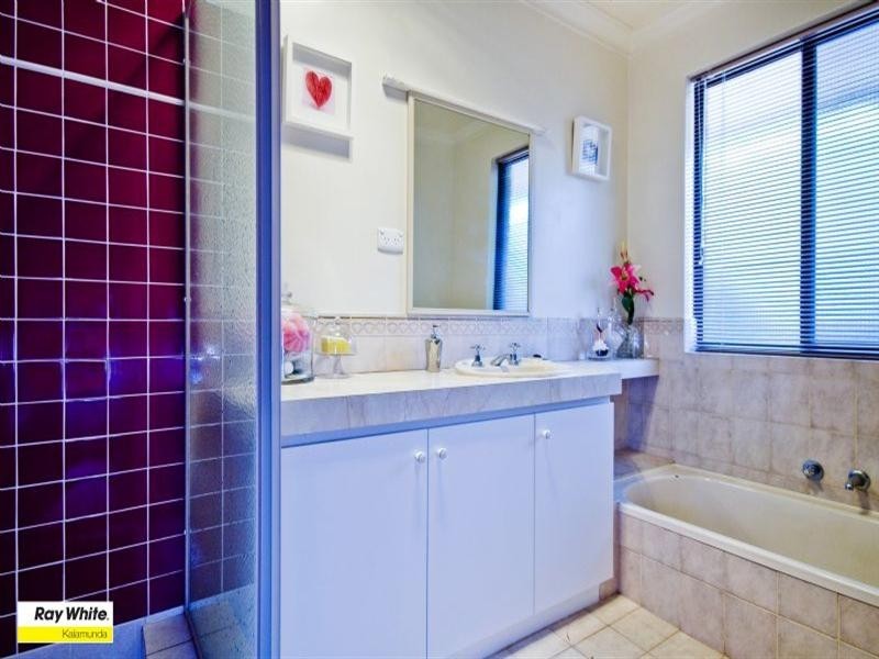 10 Ind Street, Lesmurdie WA 6076