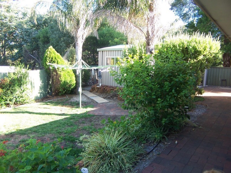 2 Catherine Place, Lesmurdie WA 6076