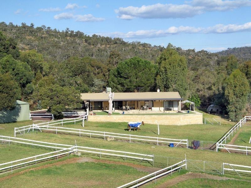 28A CANTER Court, Orange Grove WA 6109