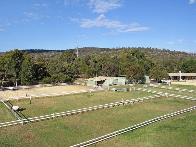 28A CANTER Court, Orange Grove WA 6109