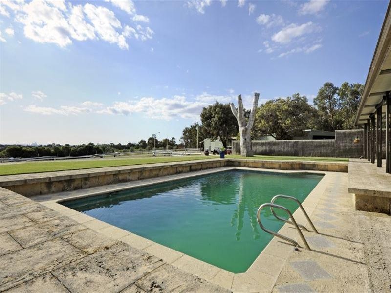 28A CANTER Court, Orange Grove WA 6109