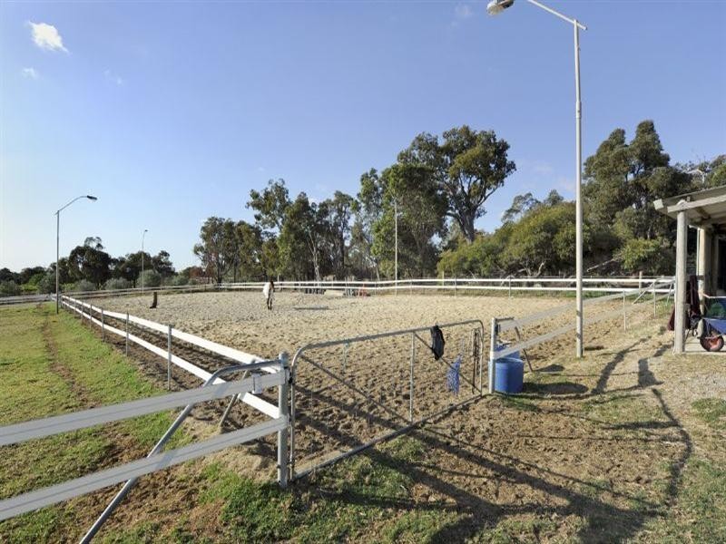 28A CANTER Court, Orange Grove WA 6109