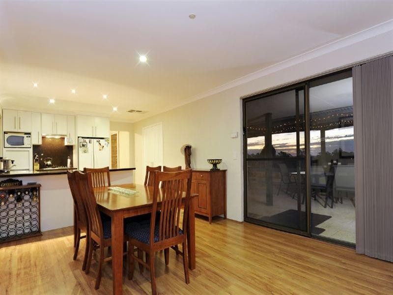 28A CANTER Court, Orange Grove WA 6109