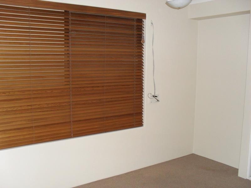 8 Tourmaline Gardens, Forrestfield WA 6058