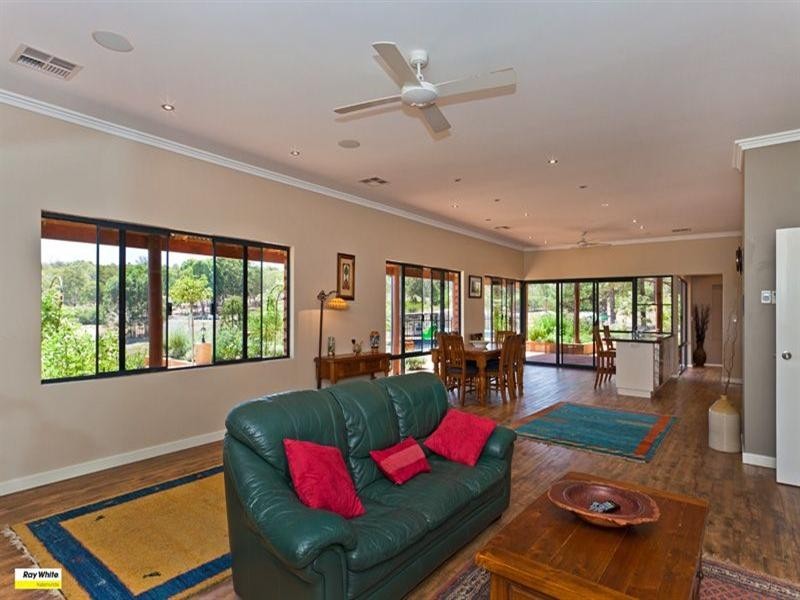 44 Carmel Road, Carmel WA 6076