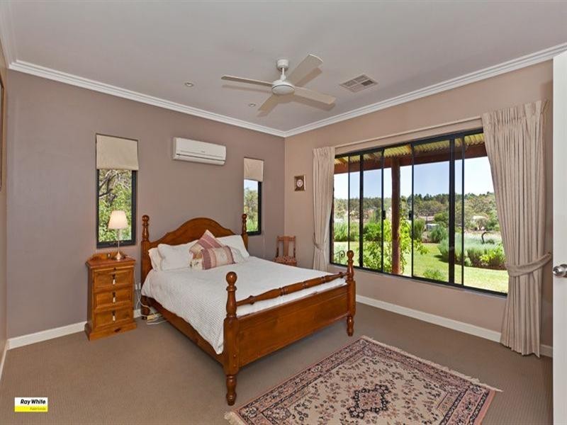 44 Carmel Road, Carmel WA 6076