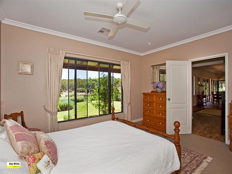 44 Carmel Road, Carmel WA 6076