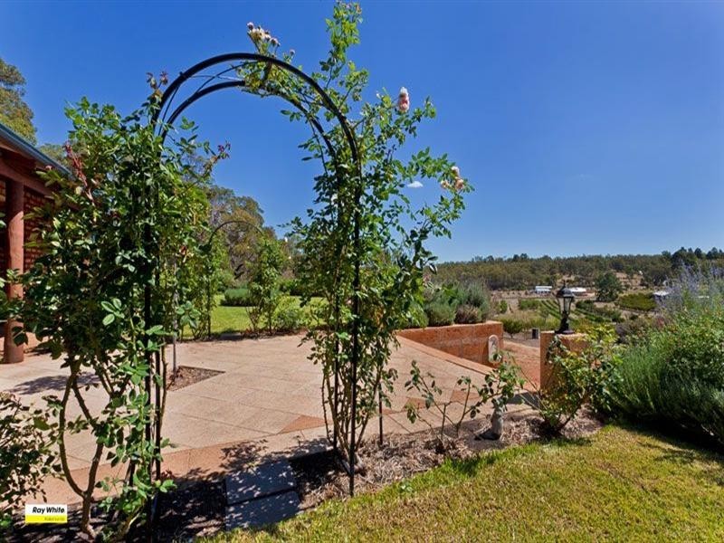 44 Carmel Road, Carmel WA 6076