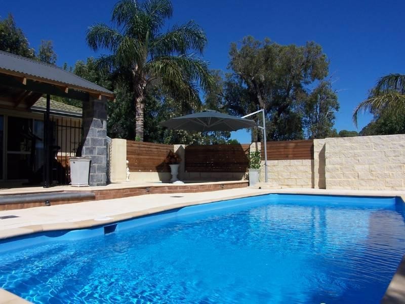 15 Burns Road, Kalamunda WA 6076