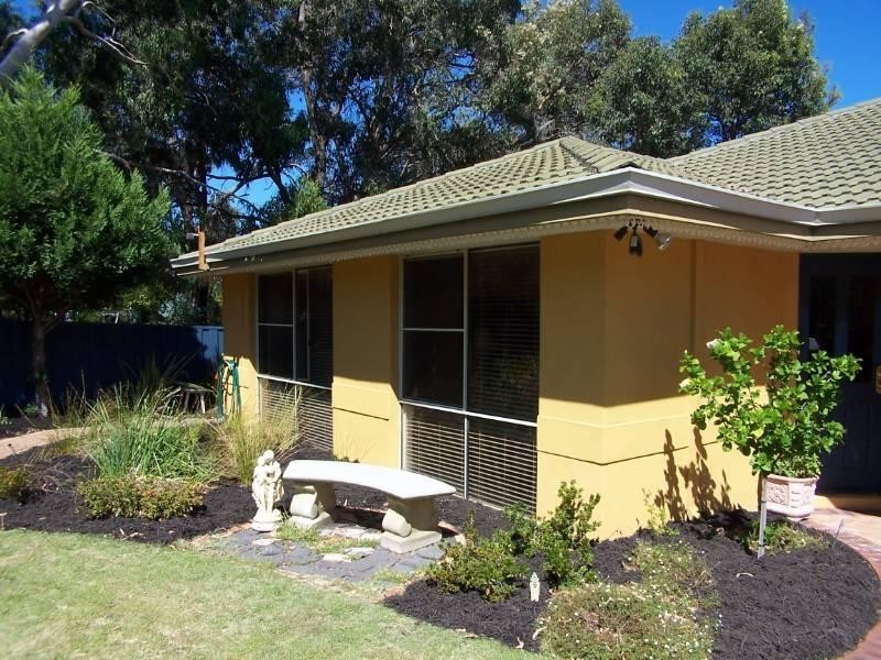 15 Burns Road, Kalamunda WA 6076