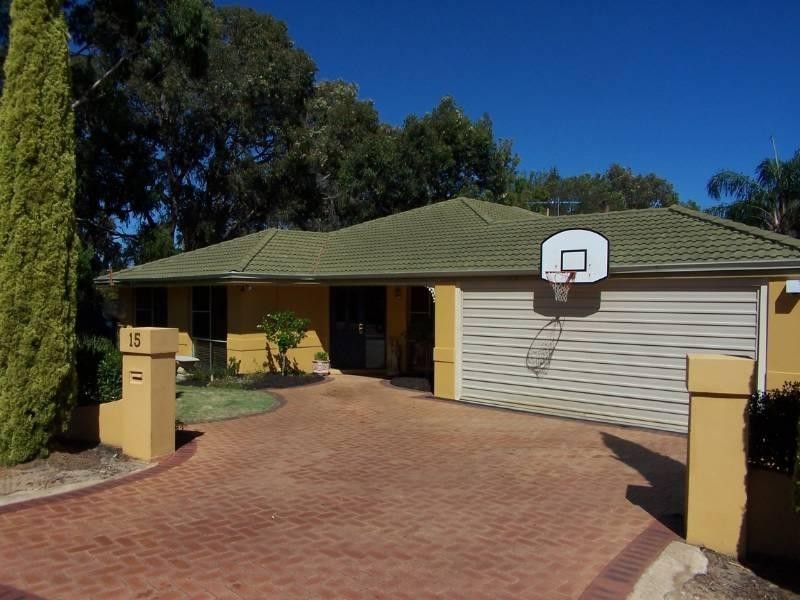 15 Burns Road, Kalamunda WA 6076
