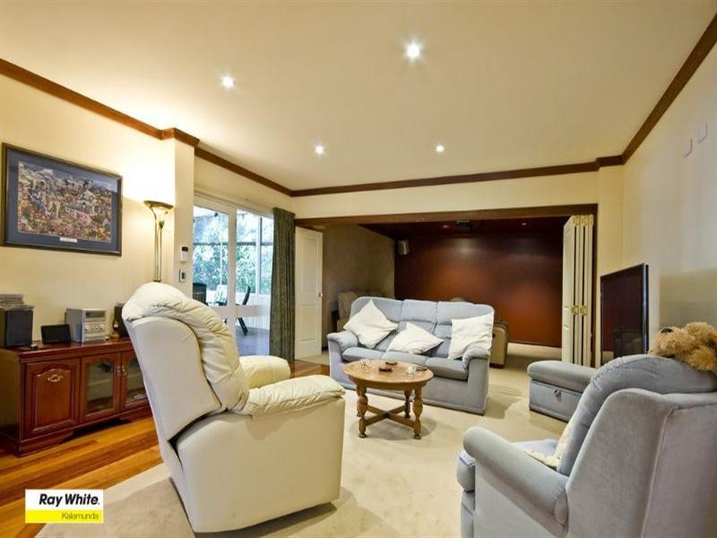 62 Chislehurst Road, Lesmurdie WA 6076