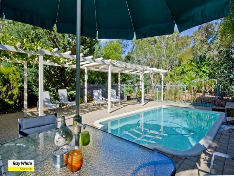 62 Chislehurst Road, Lesmurdie WA 6076