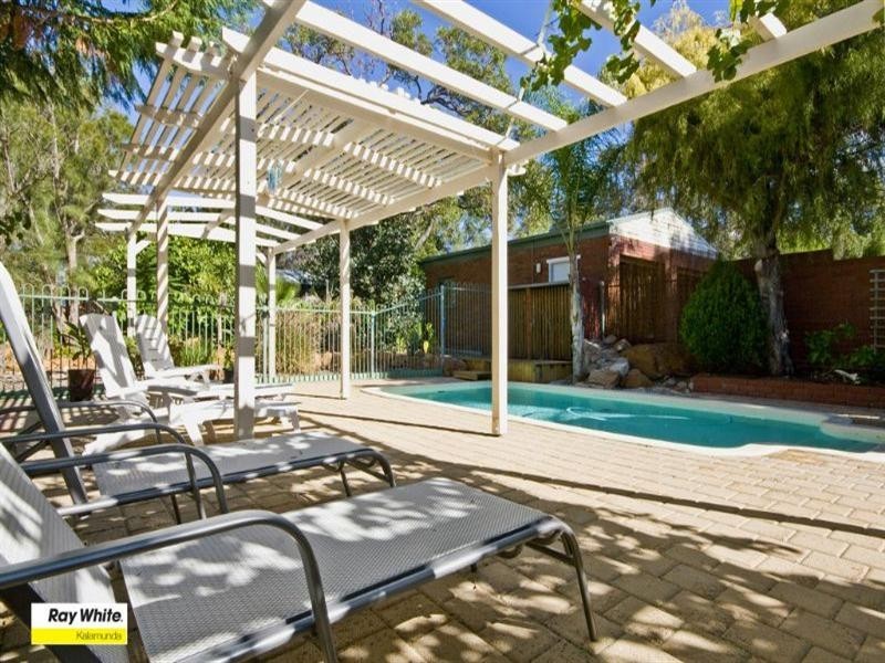 62 Chislehurst Road, Lesmurdie WA 6076