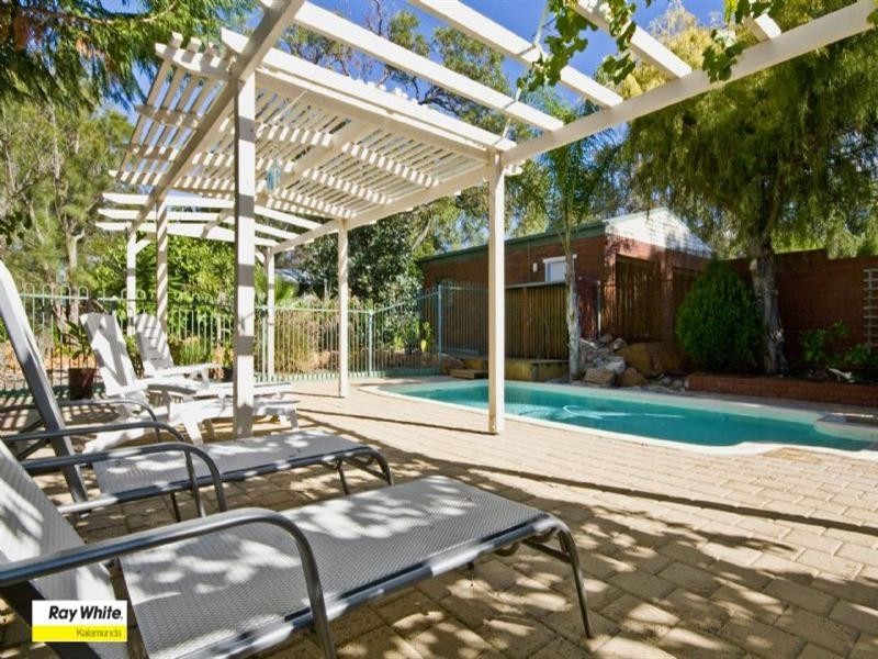 62 Chislehurst Road, Lesmurdie WA 6076