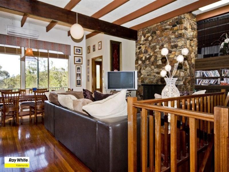 15 Crocus Road, Kalamunda WA 6076