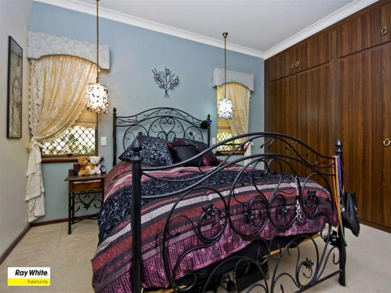 15 Crocus Road, Kalamunda WA 6076