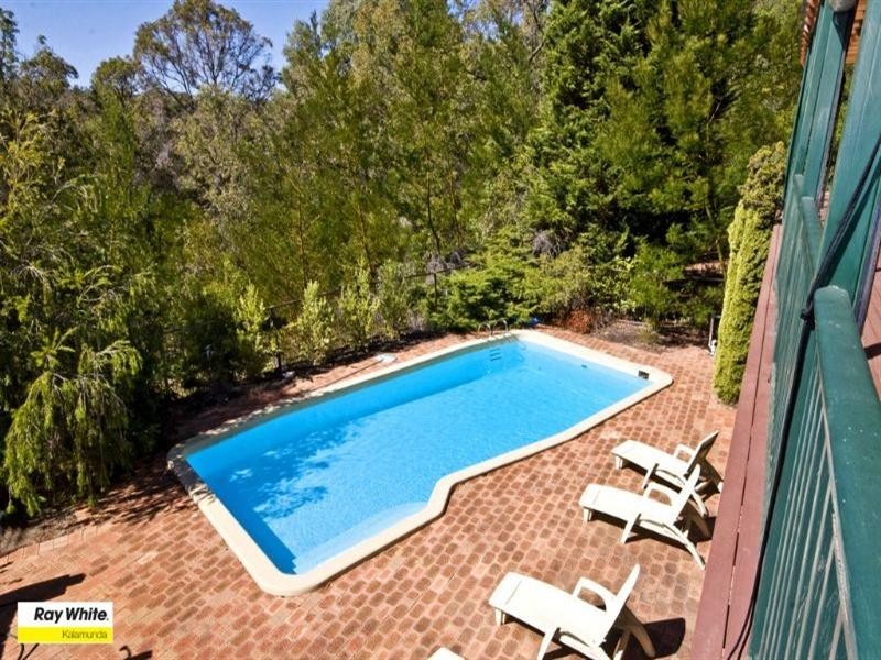 15 Crocus Road, Kalamunda WA 6076