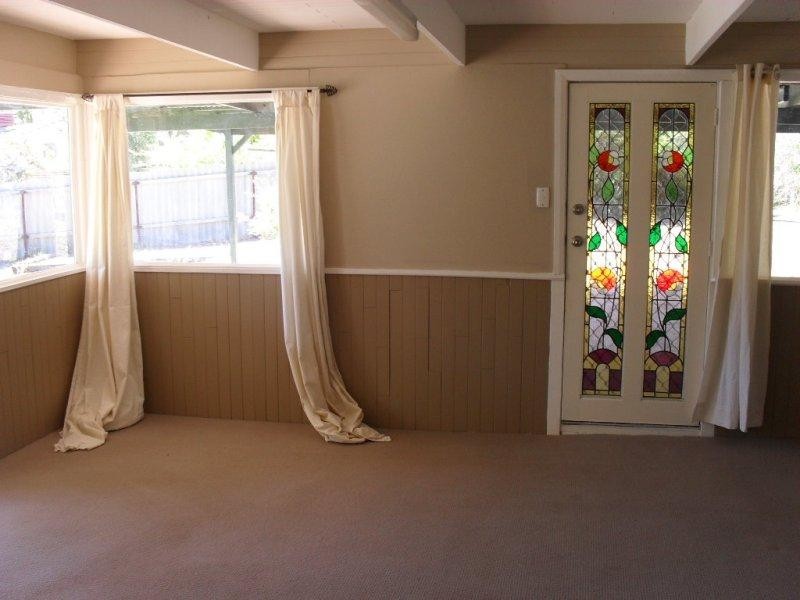 31 Crayden Road, Kalamunda WA 6076