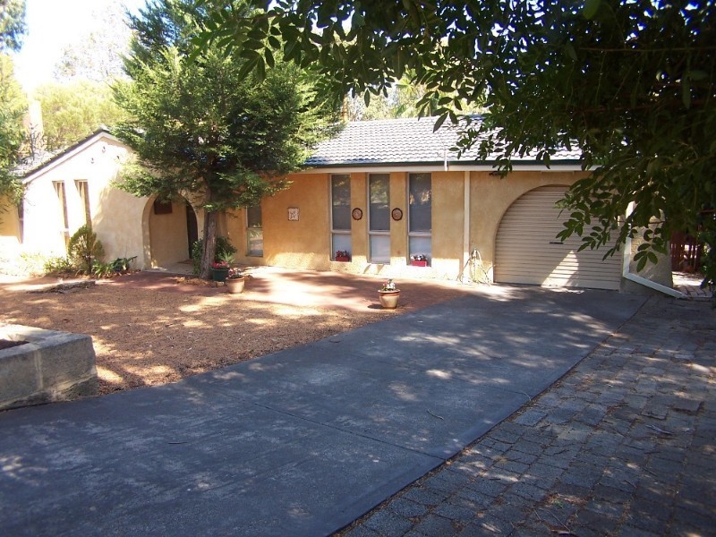 5 Basset Place, Lesmurdie WA 6076