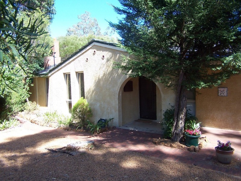 5 Basset Place, Lesmurdie WA 6076