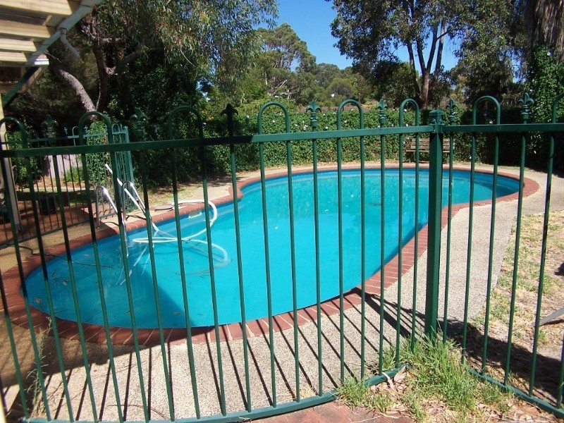 5 Basset Place, Lesmurdie WA 6076