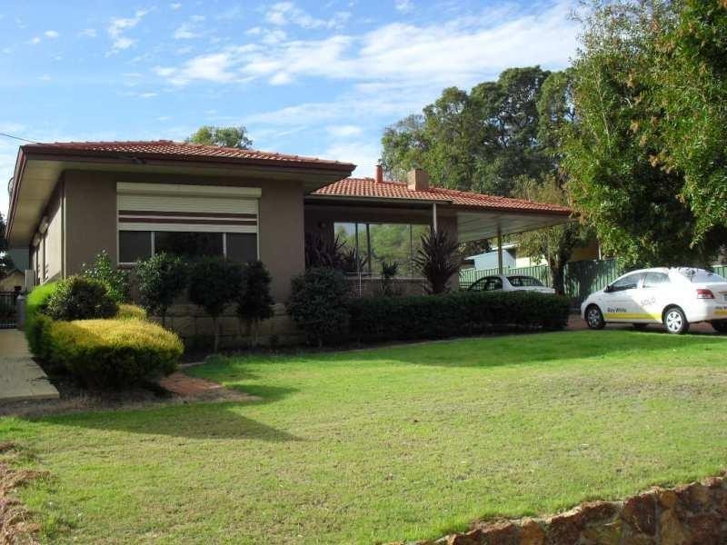 15 Tuart Road, Lesmurdie WA 6076