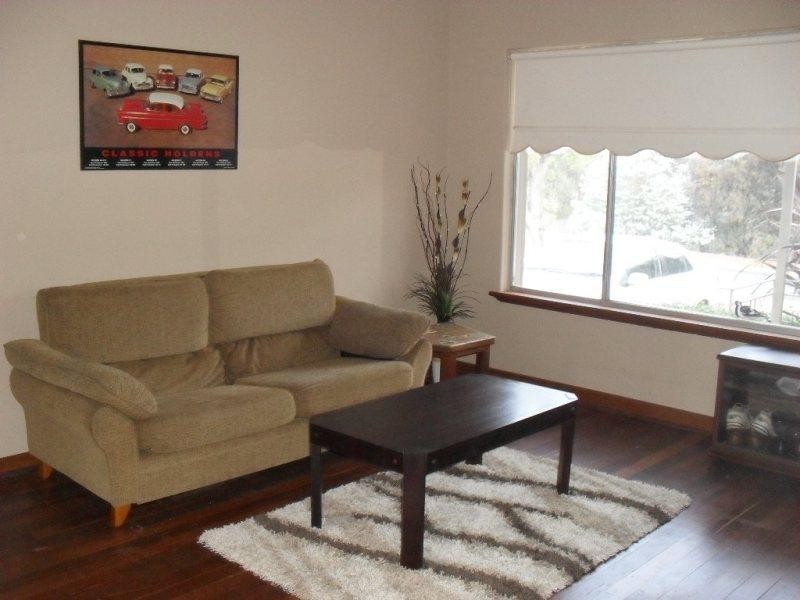 15 Tuart Road, Lesmurdie WA 6076