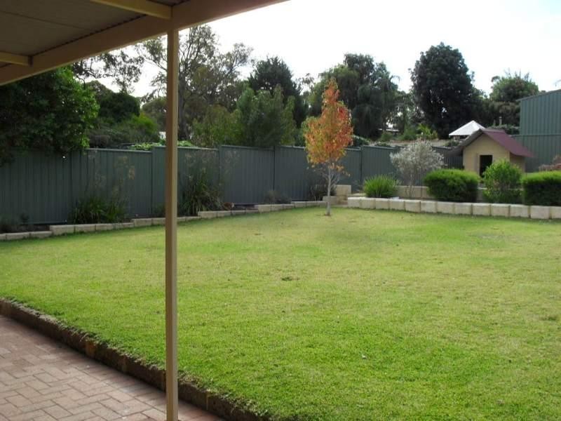 15 Tuart Road, Lesmurdie WA 6076