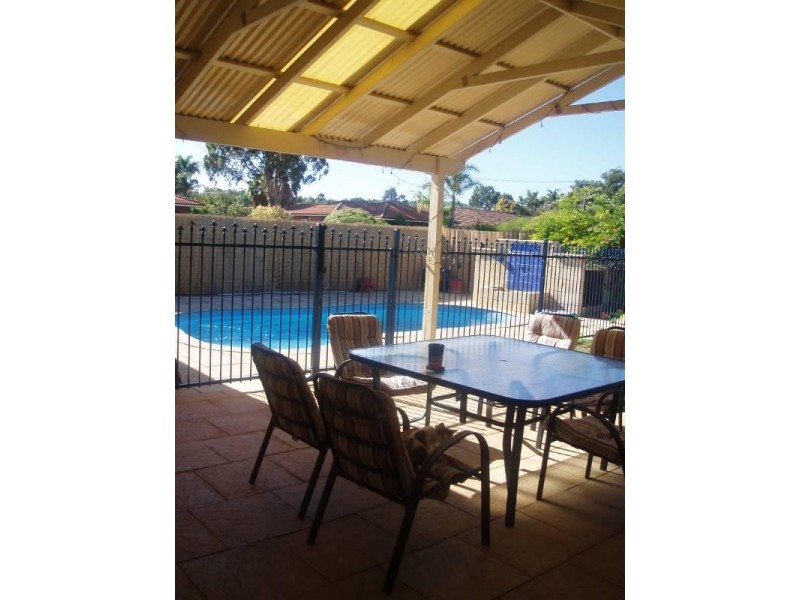 14 Vinca Way, Forrestfield WA 6058