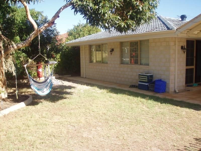 14 Vinca Way, Forrestfield WA 6058