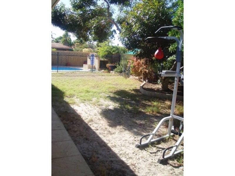 14 Vinca Way, Forrestfield WA 6058