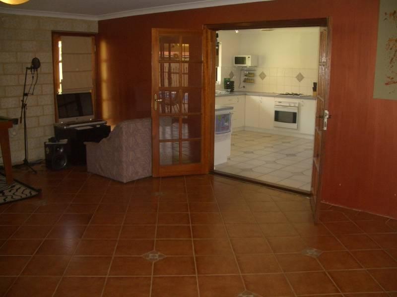 14 Vinca Way, Forrestfield WA 6058