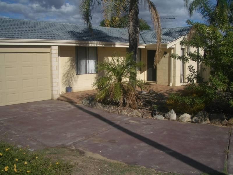 14 Vinca Way, Forrestfield WA 6058