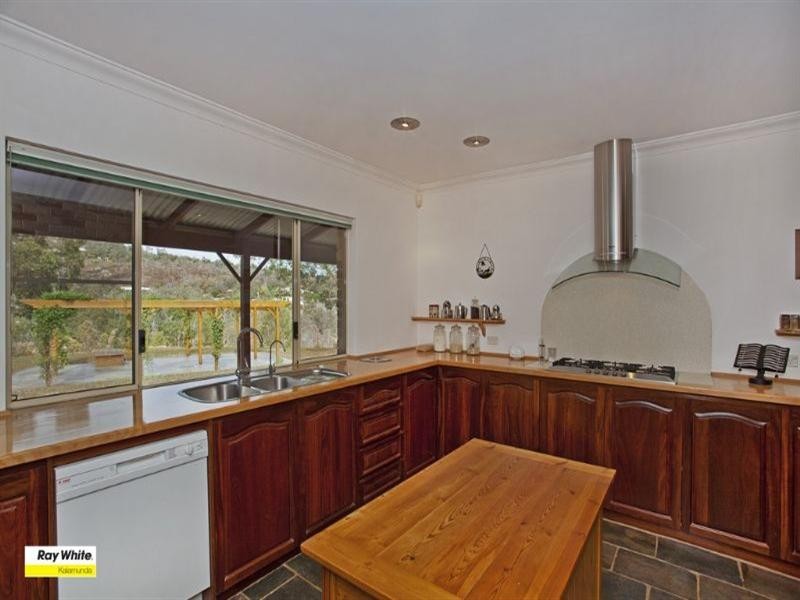 115 John Farrant Drive, Gooseberry Hill WA 6076