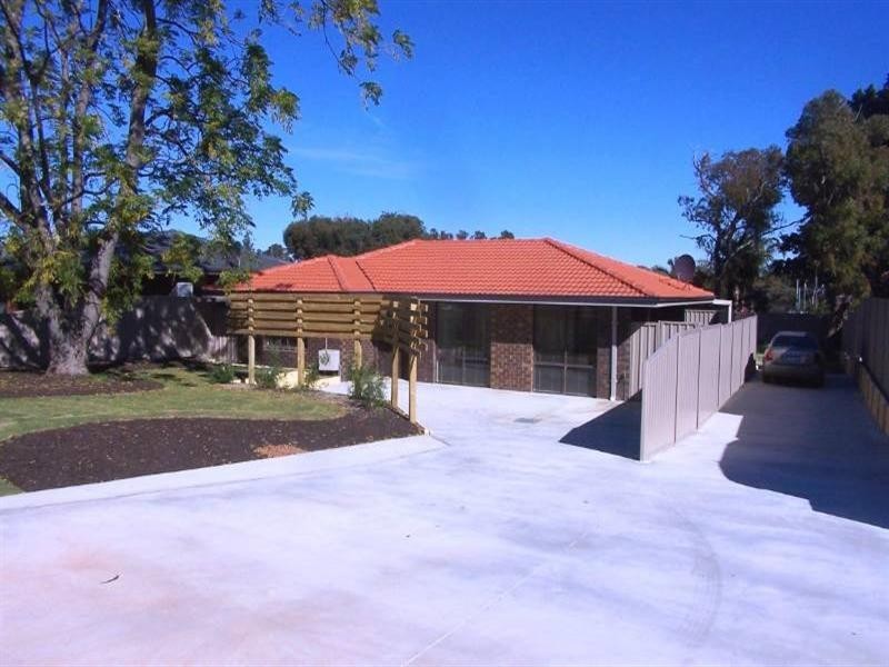 14 Abercorn Road, Forrestfield WA 6058