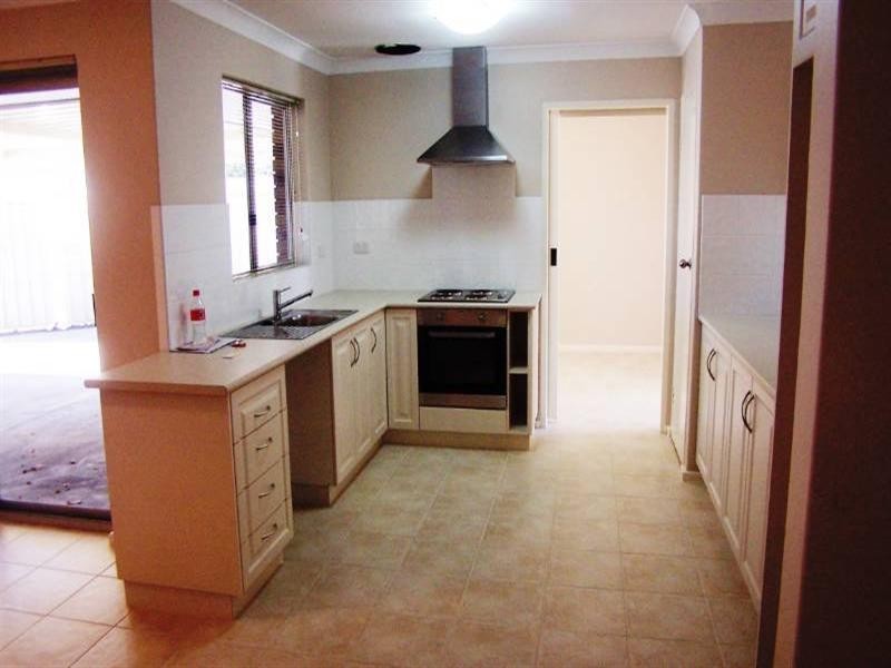 14 Abercorn Road, Forrestfield WA 6058