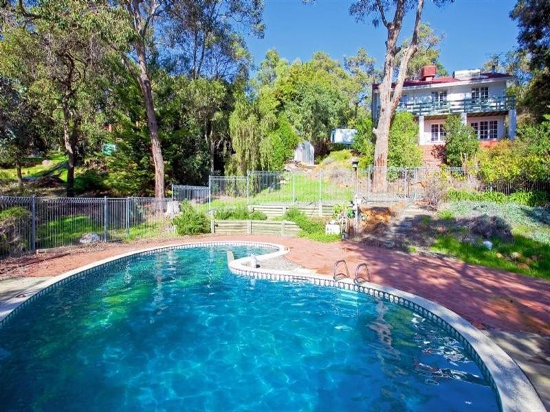 24 Bird Road, Kalamunda WA 6076