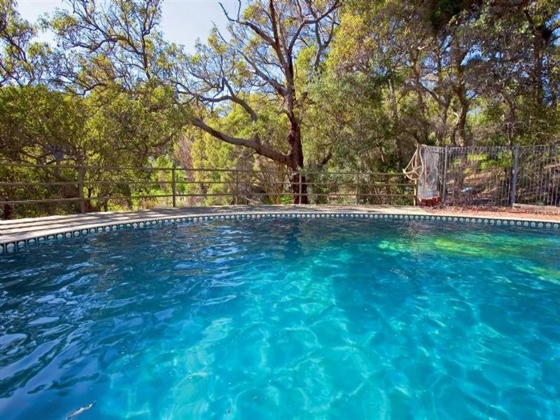 24 Bird Road, Kalamunda WA 6076