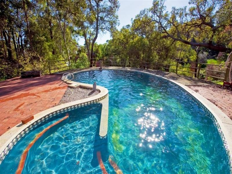 24 Bird Road, Kalamunda WA 6076