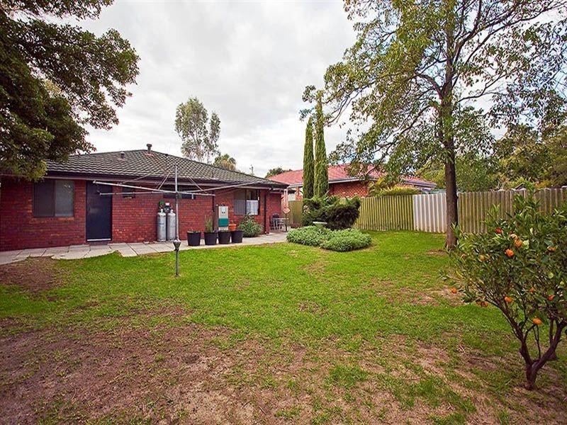 11 Glyde Road, Lesmurdie WA 6076